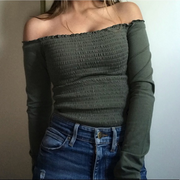 Hollister Tops - Hollister off the shoulder top